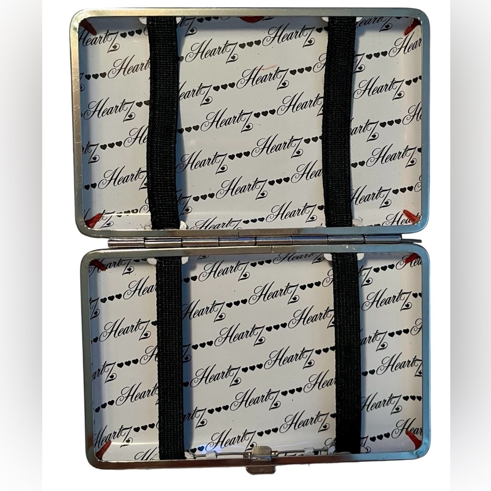 Hostess Pick ☄️🥳 Elegant Brighton Red Heart Pattern Business Card Holder - Picture 5 of 8